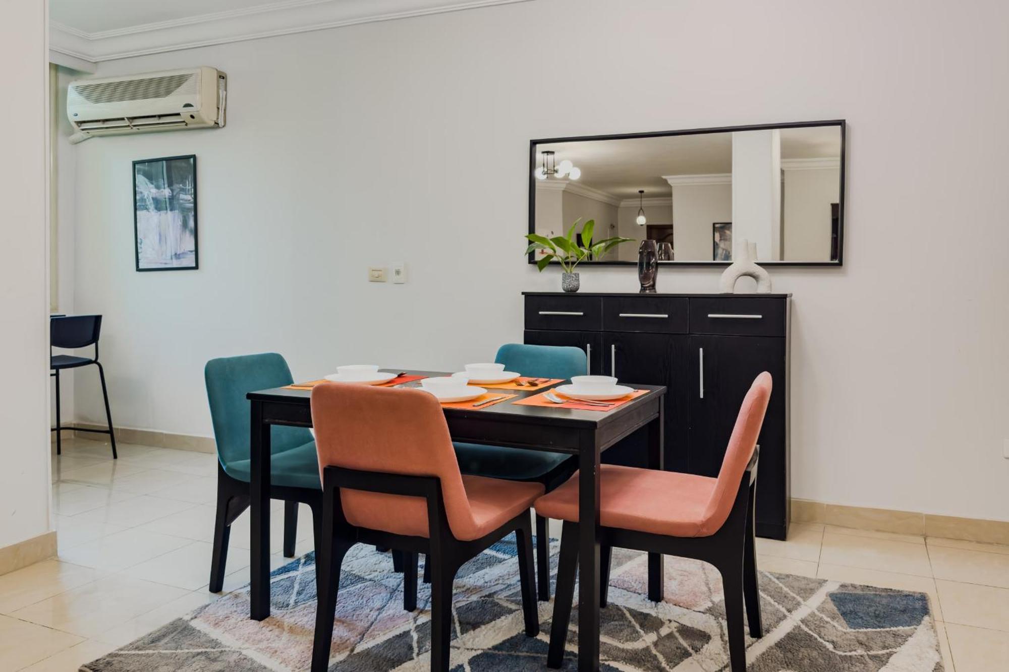 Distinct & Decent 2 Bdr Apt Steps From Nightlife And Airport Káhira Exteriér fotografie